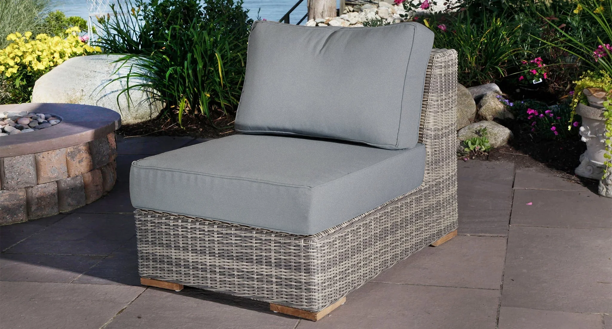 Lotus Outdoor Armless Piece