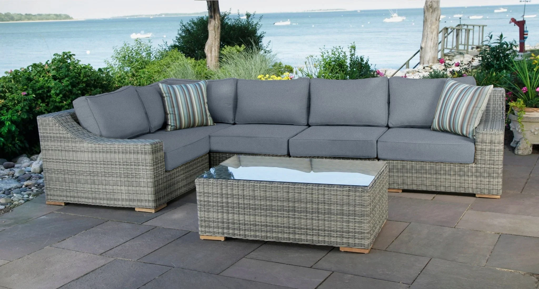Lotus Outdoor Sectional Set thumbnail 2