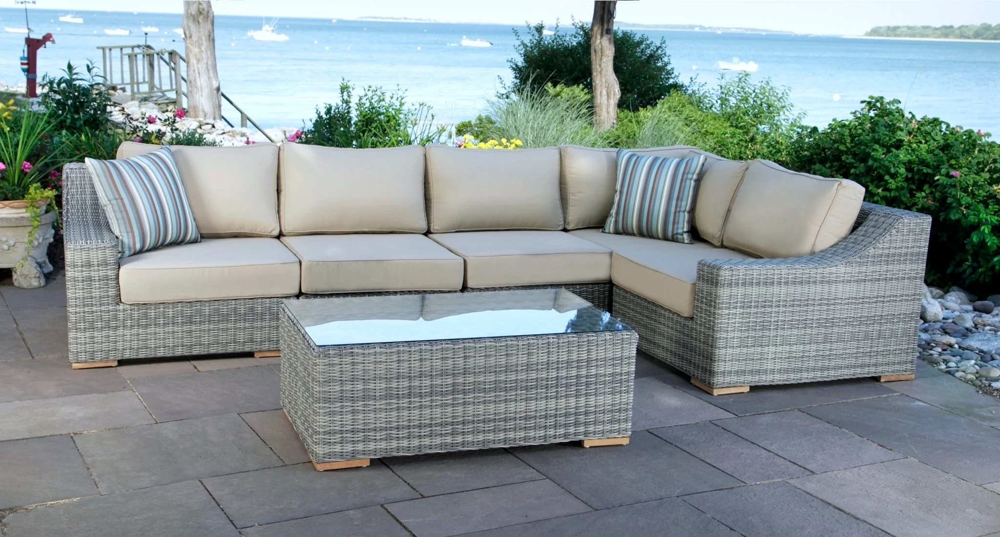 Lotus Outdoor Sectional With Extender thumbnail 4