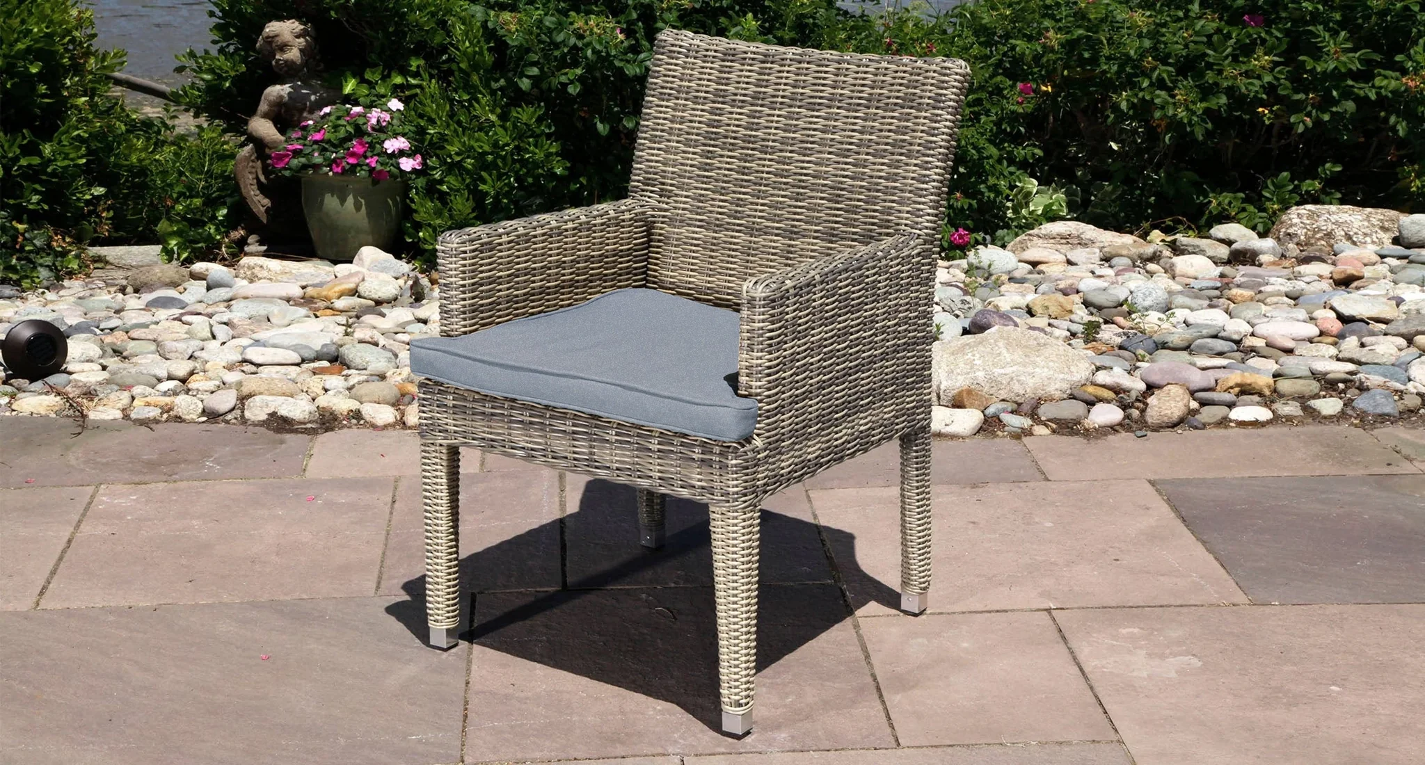 Lotus Outdoor Arm Chair thumbnail 2