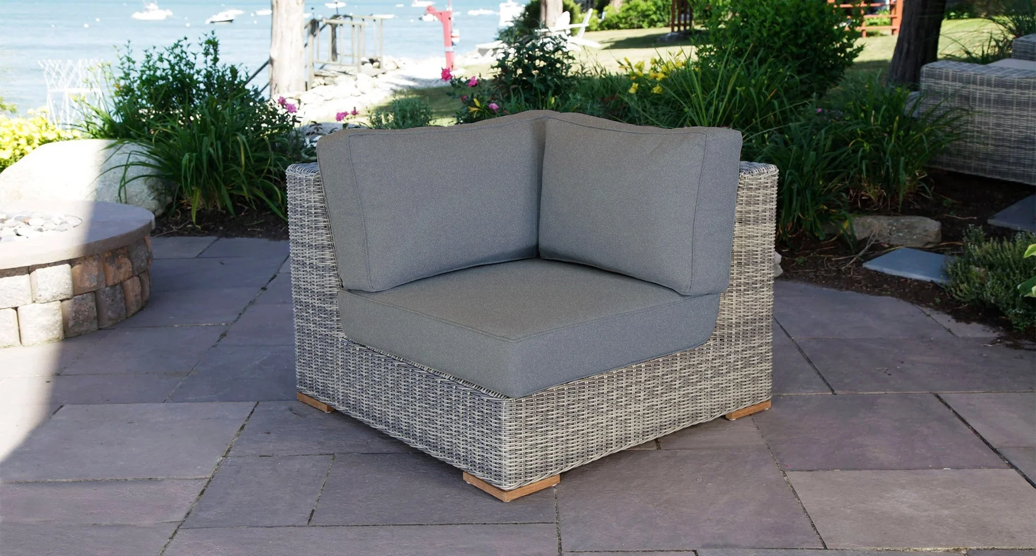 Lotus Outdoor Corner Piece thumbnail 2