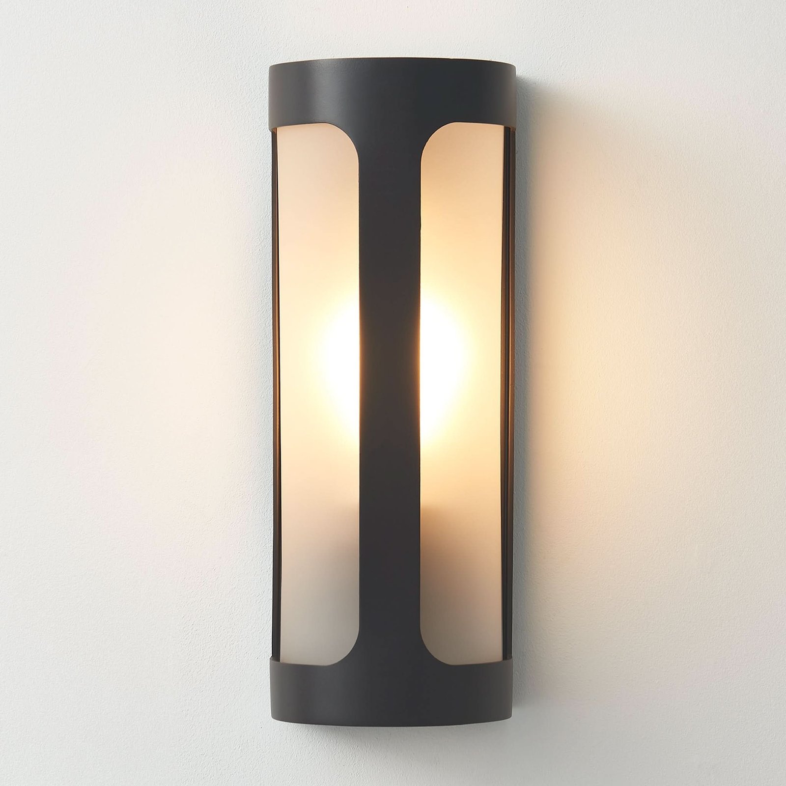 Riverside Aluminum Outdoor Sconce