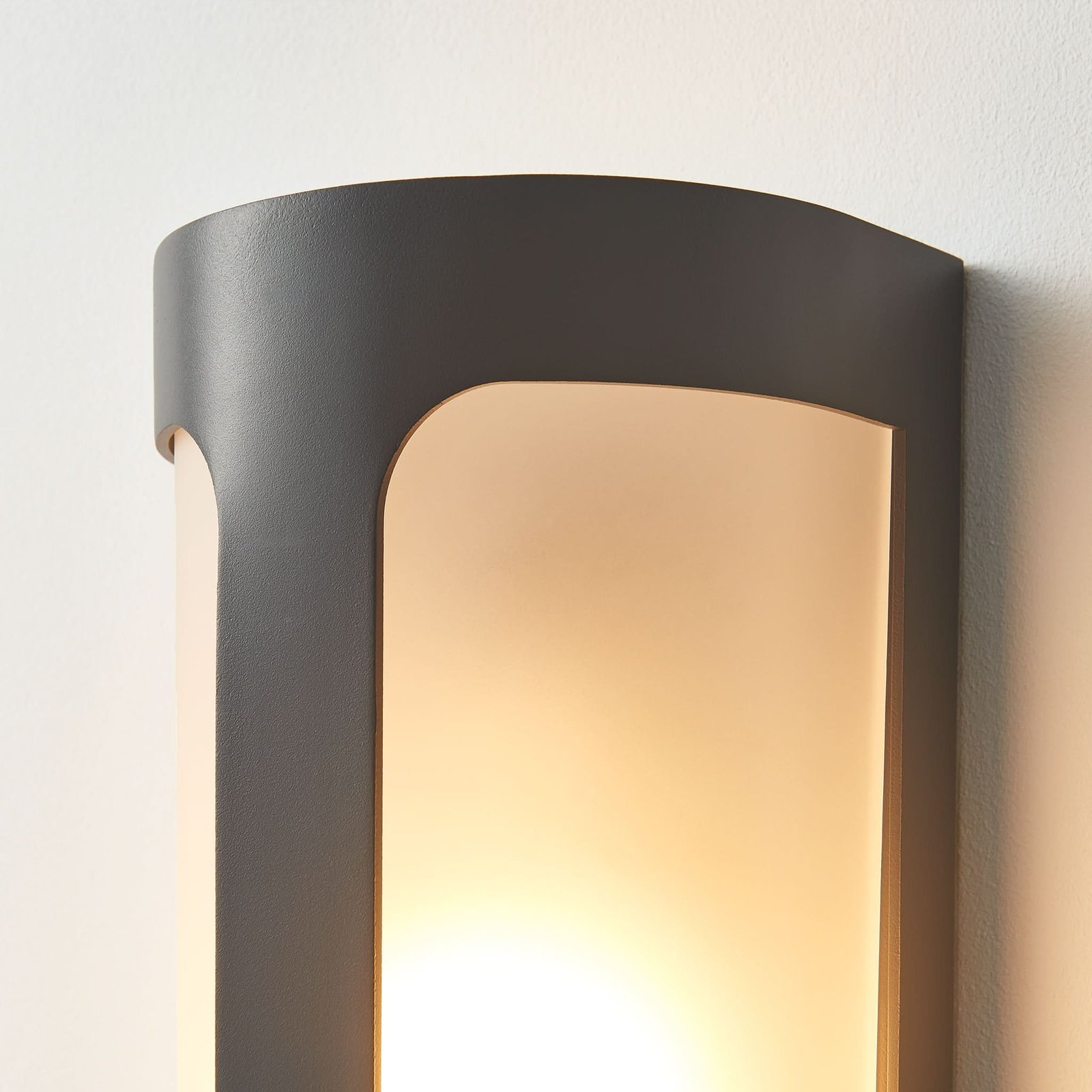 Riverside Aluminum Outdoor Sconce thumbnail 3